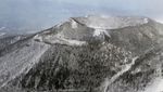 Foto: Gunung Kusatsu Shirane Erupsi, Pencarian Korban Terus Dilakukan