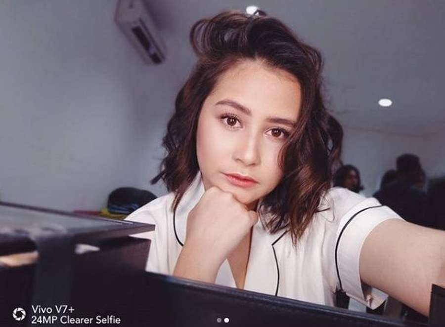  Prilly  Latuconsina  Tampil dengan Rambut  Curly Pendek  Yay 