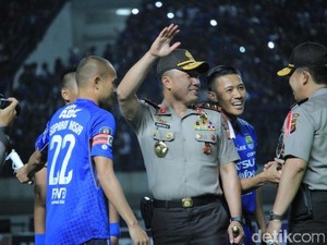 Kapolda Jabar Turun Langsung Amankan Persib vs PSM