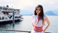 Baru-baru ini, gadis Rusia, Karina Sycheva alias Sharishaxd popularitasnya meningkat pesat besar. Dia menjadi selebriti pemirsa Twitch.tv Rusia dan memiliki lebih dari 120K pengikut di salurannya karena tingkah lakunya yang tidak biasa saat streaming (Dok. sharishanya/Instagram)
