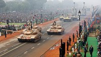 Tank milik tentara India ditampilkan.