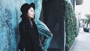 Pesona Putri Feni Rose yang Cantik dan Kece Banget
