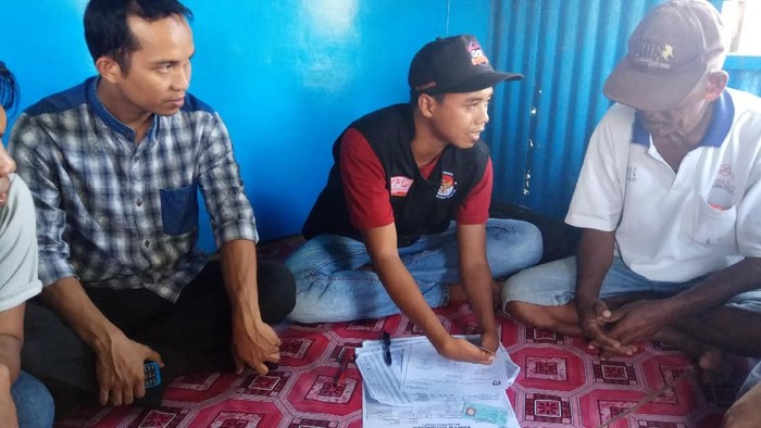 Tak Punya Jari, Syukur Tetap Data Pemilih Pilkada dengan Maksimal