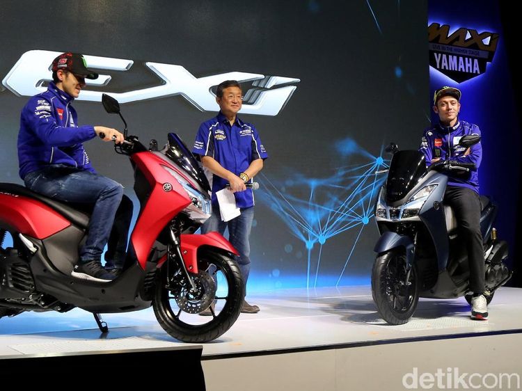 Ketika Rossi dan Vinales Tunggangi Yamaha Lexi