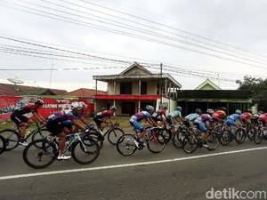 Dilepas Walikota Probolinggo, 86 Pebalap Jalani Etape Terpanjang