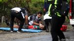 Pebalap Bertumbangan di Etape Neraka