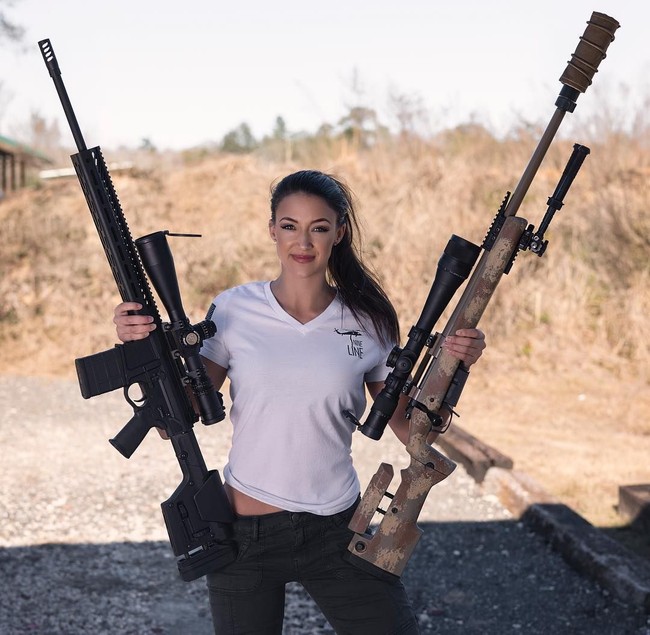 Majalah FHM menyebut Lauren Young adalah sosok Lara Croft di dunia nyata. Apakah kamu setuju? Foto: Instagram