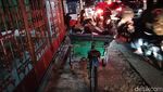 Foto: Suka Duka Pangaliman dan Lasono Menarik Becak di Pondok Labu