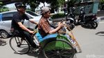Pemprov DKI Batasi Becak, Stiker Jadi Penanda