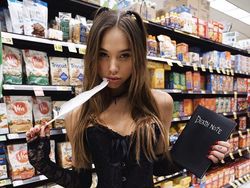Alexis Ren, Dewi Perang Super Seksi di Final Fantasy XV