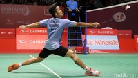 Di gim penentuan, Anthony berhasil menundukkan Chen Long dengan skor 21-18.