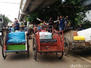 Anies Disarankan Segera Buat Aturan soal Becak