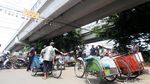 Pemprov DKI Batasi Becak, Stiker Jadi Penanda