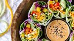Wow! 8 Spring Roll Buah dan Sayur Ini Hasilkan Warna Pelangi yang Cantik