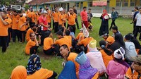Sesampainya siswa di titik aman masih ada yang terlihat panik tapi tidak sedikit juga yang terlihat lelah karena harus berlari menyelamatkan diri. Kondisi tersebut terjadi lantaran tidak semua siswa diberi tahu mengenai simulasi tersebut.