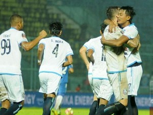 Arema Atasi PSIS 3-1