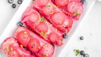 Yang ini pink fresh fruit dengan paduan strawberry yang dominan warna merah muda. Duh asam-asam manis enak nih! Foto: Istimewa