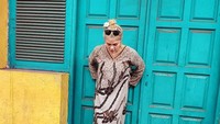 DJ Butterfly sering mengunggah fotonya berdaster dengan caption membawa-bawa love batik. Foto: Instagram/dj_kattybutterfly36/istimewa