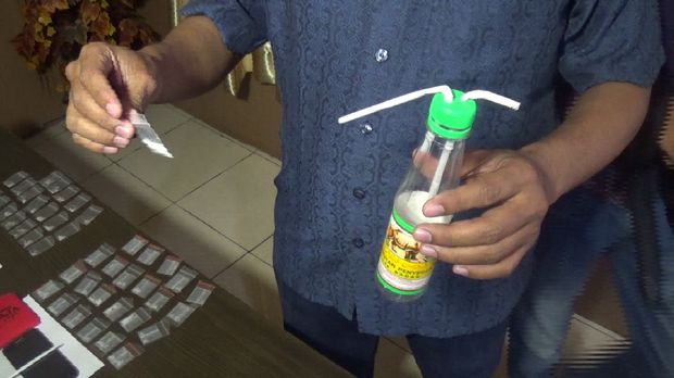 Sembunyikan Sabu di Helm, Pengedar di Makassar Ditangkap Polisi