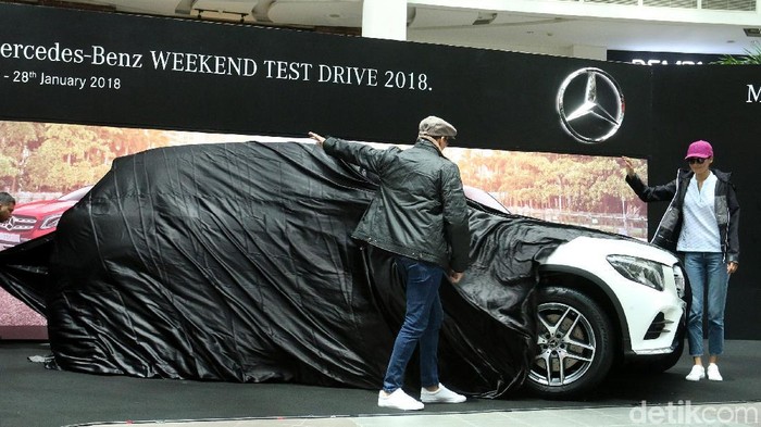 Mercy Klaim Masih Rajanya Mobil Mewah Indonesia