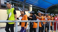 Jumat (26/1/2018) pagi kepanikan terjadi di lingkungan Panti Sosial Bina Netra (PSBN) Wyata Guna, Kota Bandung. Ratusan siswa yang berada di asrama dan masjid panik mendengar suara sirene peringatan gempa.