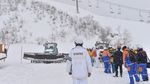 Foto: Gunung Kusatsu Shirane Erupsi, Pencarian Korban Terus Dilakukan