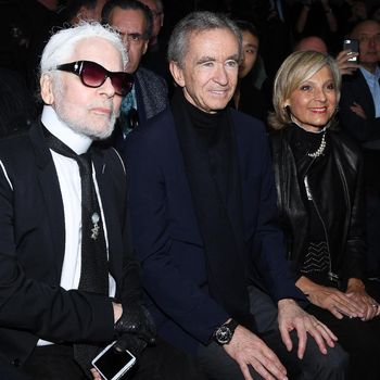  Karl Lagerfeld Tampil Beda dengan Berjenggot, Netizen Nyinyir 