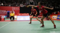 Di gim pertama, Della/Rizki kalah dengan skor 12-21.