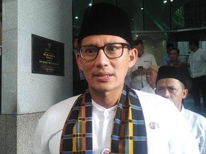 Sandiaga Bicara Soal Buih Politik dan Mobilisasi Becak ke Jakarta