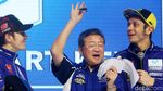 Ketika Rossi dan Vinales Tunggangi Yamaha Lexi
