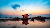 Pulau Harapan cukup populer dikalangan traveler yang suka pantai. Punya banyak pulau-pulau kecil di sekelilingnya, island hoping di tempat ini bisa jadi pengalaman yang tak terlupakan. (detik)