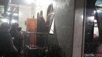 Musala yang dimaksud Anies itu bernama Al Barkah. Lokasinya ada di Jalan Talib III, Tamansari, Jakarta Barat.