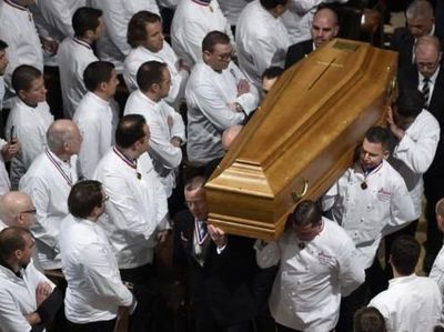 Berbaju Putih 1.500 Chef Dunia Mengantar Paul Bocuse ke Peristirahatan Akhir