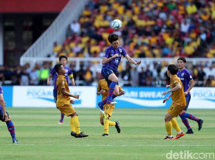 Foto: Bhayangkara Dipecundangi FC Tokyo di GBK