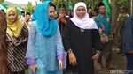 Foto: Khofifah-Emil Temui Pendukung, Puti Menari di Banyuwangi