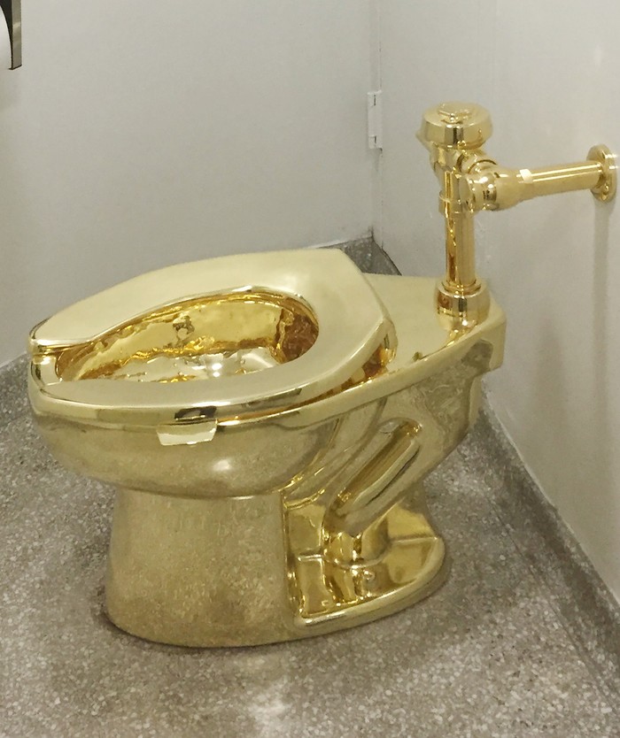 toilet emas