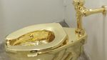 Foto: Toilet Emas 18 Karat Buat Donald Trump