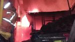 Potret Kebakaran Dahsyat yang Hanguskan 10 RT di Tamansari