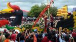 Melihat Lagi Kirab Budaya Nikahan Gubernur Kalteng & Istrinya yang Cantik