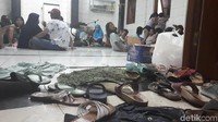 Musala itu menjadi pengungsian mayoritas warga yang rumahnya habis dilalap si jago merah pagi tadi.