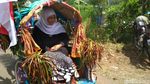 Foto: Khofifah-Emil Temui Pendukung, Puti Menari di Banyuwangi