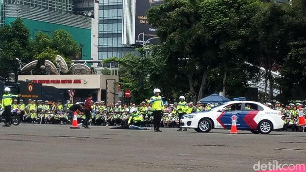 Simulasi penanganan kecelakaan