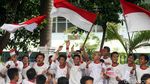 Keceriaan Pelajar Probolinggo Saat Melepas Pebalap TdI