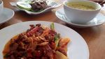 Sedang di Bogor? Yuk, Cicip Soto Kuning hingga Bakso Enak di Tempat Ini!