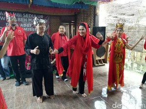 Melihat Puti Guntur Menari Bersama Gandrung Banyuwangi