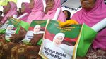 Foto: Khofifah-Emil Temui Pendukung, Puti Menari di Banyuwangi