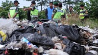 Penutupan itu dilakukan oleh Unit Tindak Pidana Tertentu (Tipiter) Satreskrim Polres Bandung, Kodim 0609 Kabupaten Bandung, Polsek Rancaekek, Koramil 0902 Rancaekek dan Satpol PP Kecamatan Rancaekek.