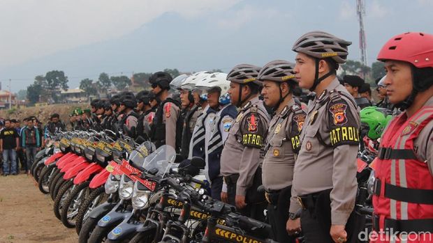 Kapolda Jabar Pimpin Apel Operasi Pengamanan Pilkada di Garut