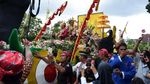 Melihat Lagi Kirab Budaya Nikahan Gubernur Kalteng & Istrinya yang Cantik