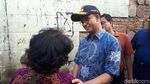 Potret Anies Temui Warga di Tengah Puing-puing Kebakaran